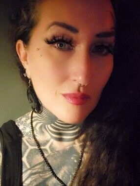 Meet your Posher, Cassandra